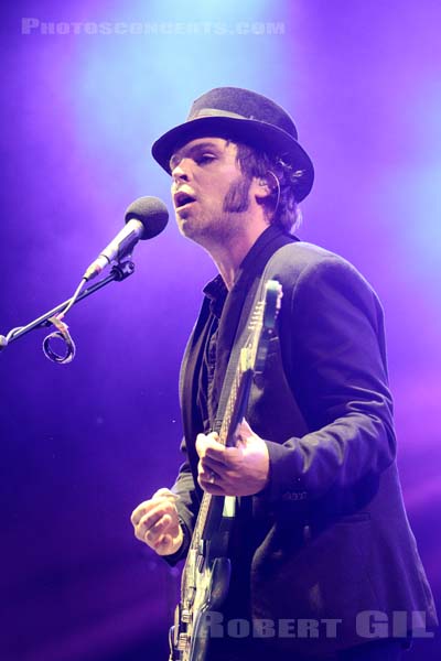 GAZ COOMBES - 2015-06-24 - PARIS - Place de la Republique - Gareth Michael Coombes